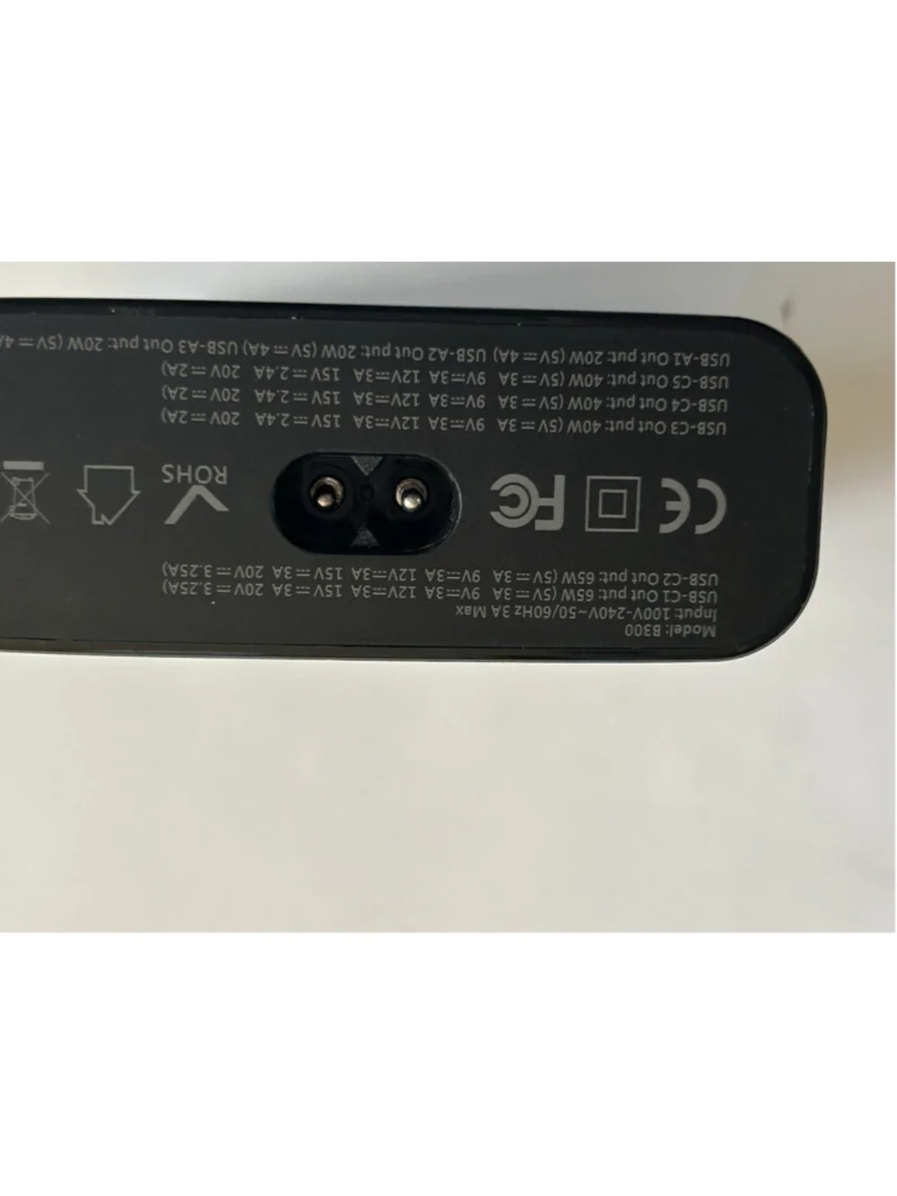 Mugueo 8-POrt USB-C Charger Model B300 5F Power Cord Included